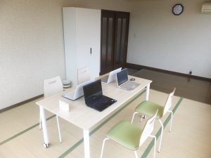 香川県高松市こどもITプログラミングものづくり教室サンステップ教室風景sunstep_room001