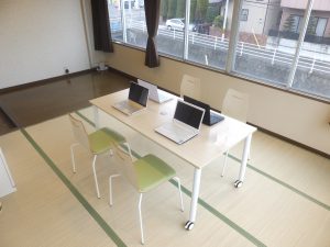 香川県高松市こどもITプログラミングものづくり教室サンステップ教室風景sunstep_room003